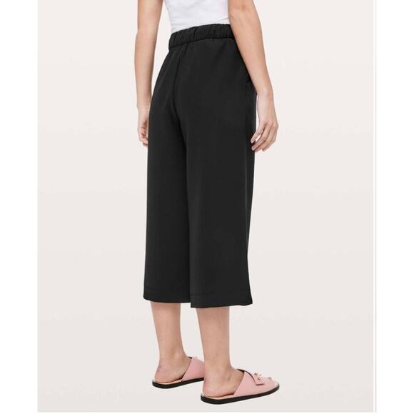 Lululemon Noir Crop
Black Style Number: W6AYAS size 2 - Picture 11 of 12
